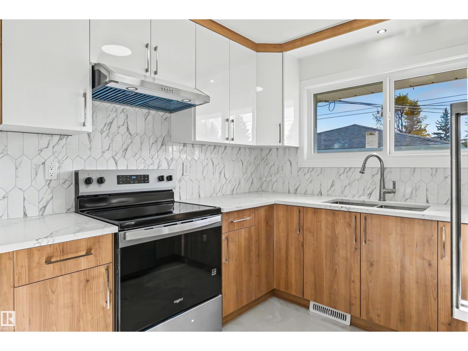 5707 90 AV NW, Edmonton — photo 23