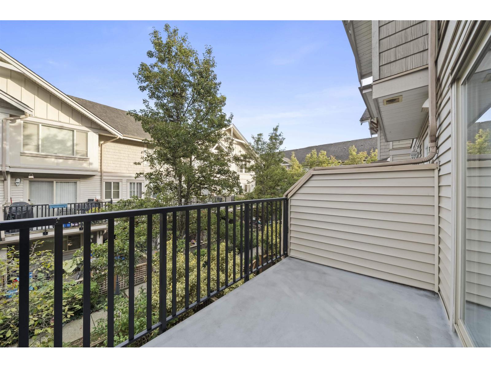 Photo of 13 5388 201A STREET 22