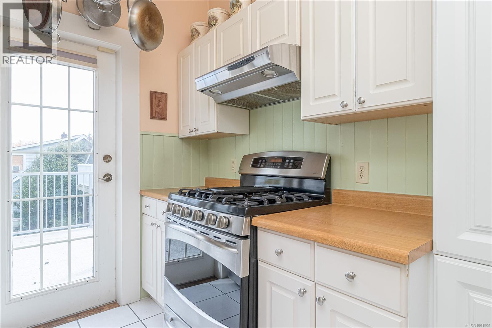 9945 Cedar St - Image 21