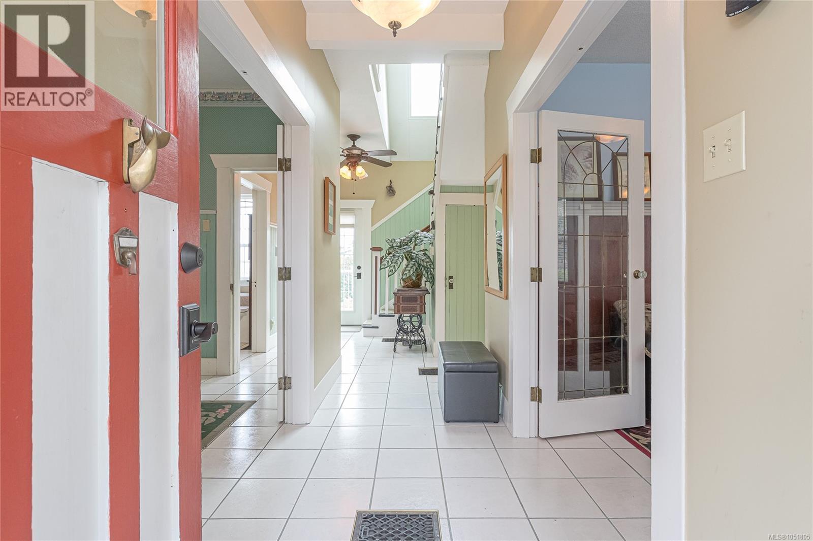 9945 Cedar St - 9