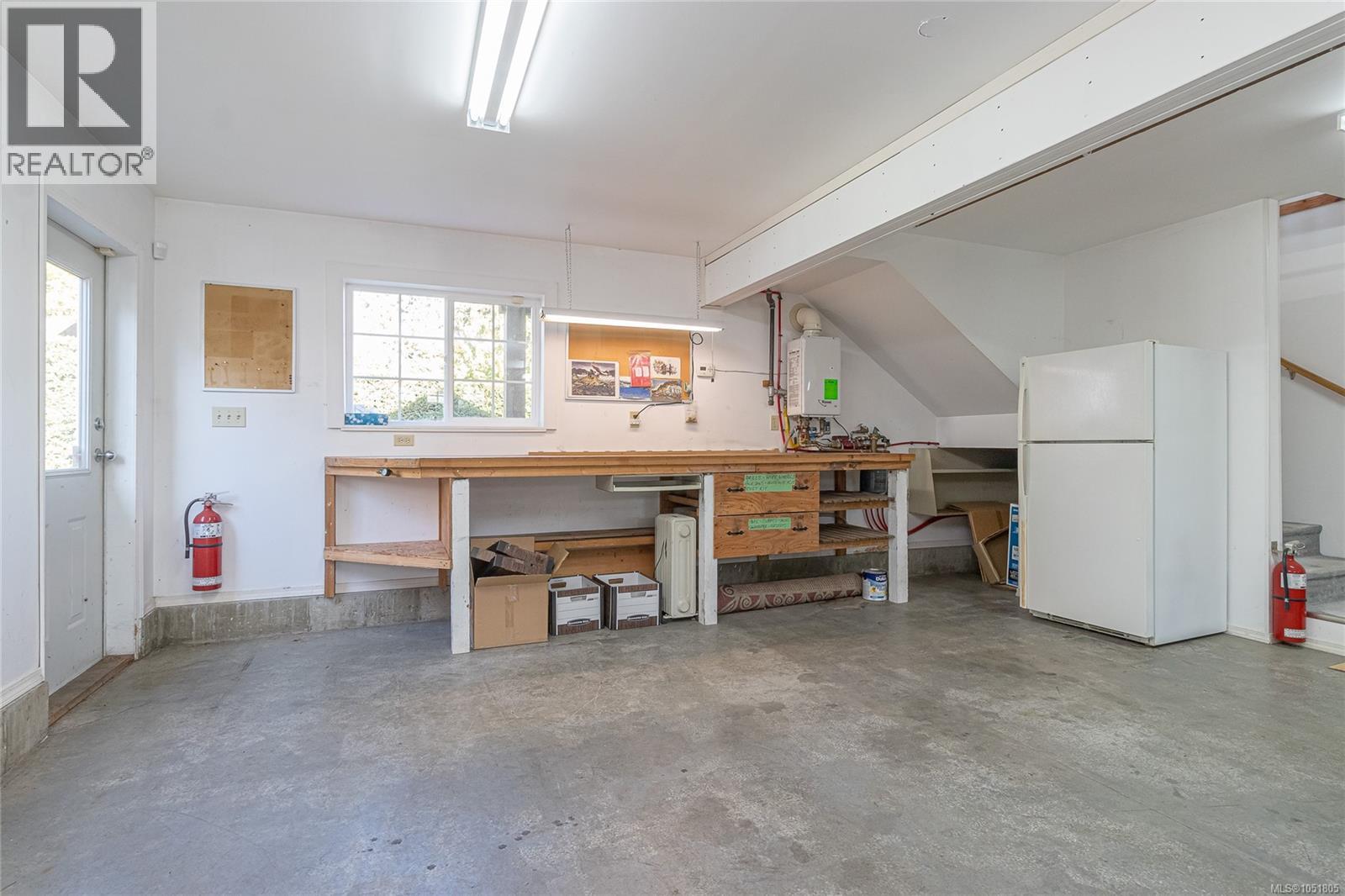 9945 Cedar St - Image 41