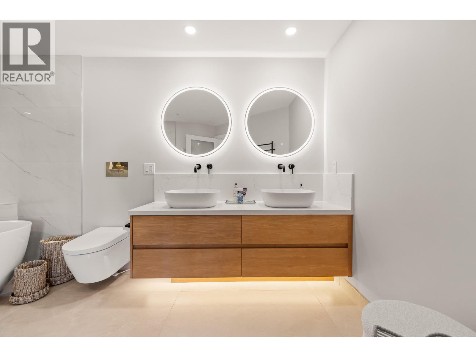 Photo of 202 4743 W RIVER ROAD 23