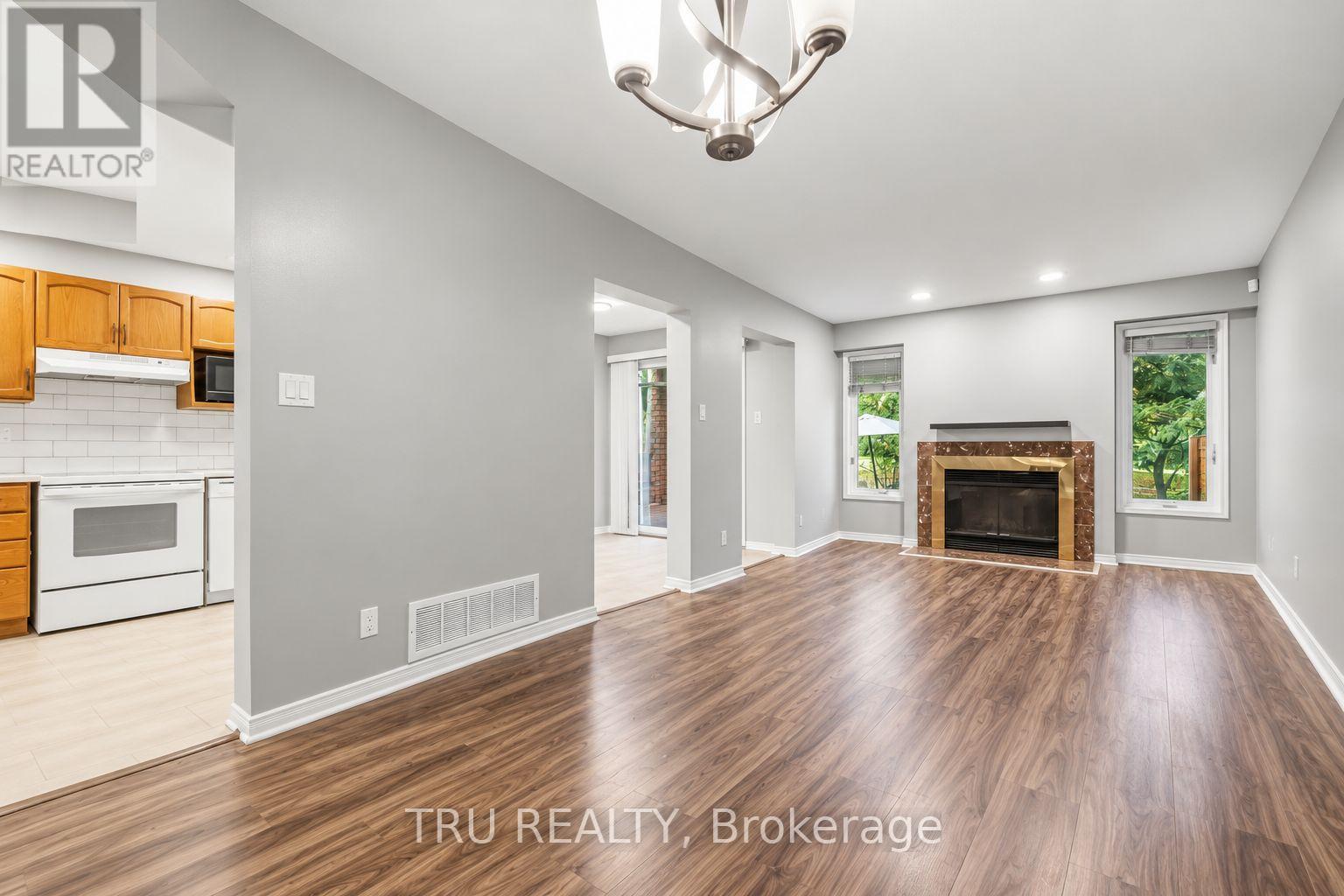 62 HUNTER'S GLEN CRESCENT - 12
