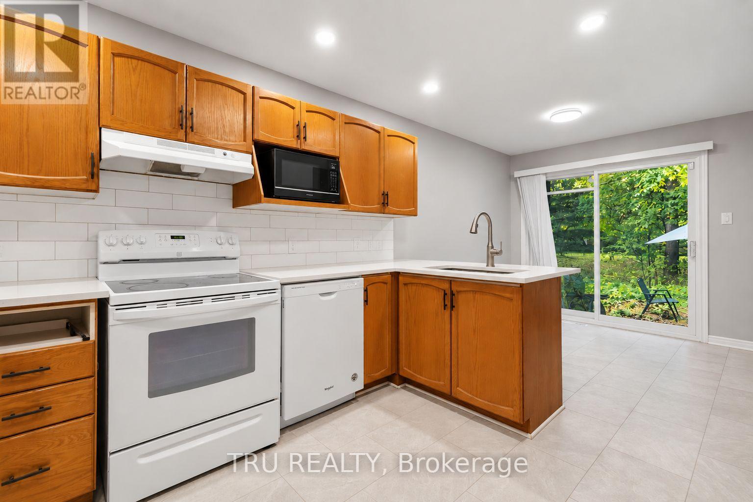 62 HUNTER'S GLEN CRESCENT - 13