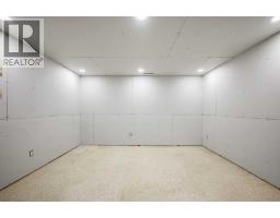 8712 11 Street SW - photo 30