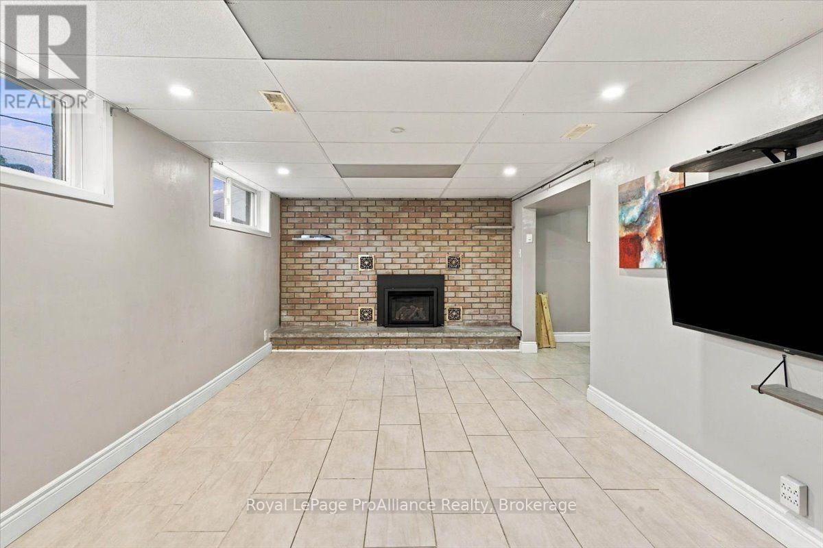106 Burns Avenue, Quinte West, ON photo 38