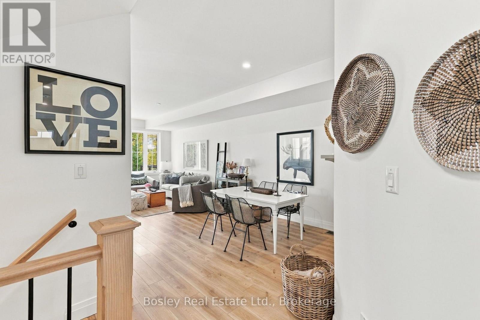 242 COURTLAND STREET, Blue Mountains — photo 8