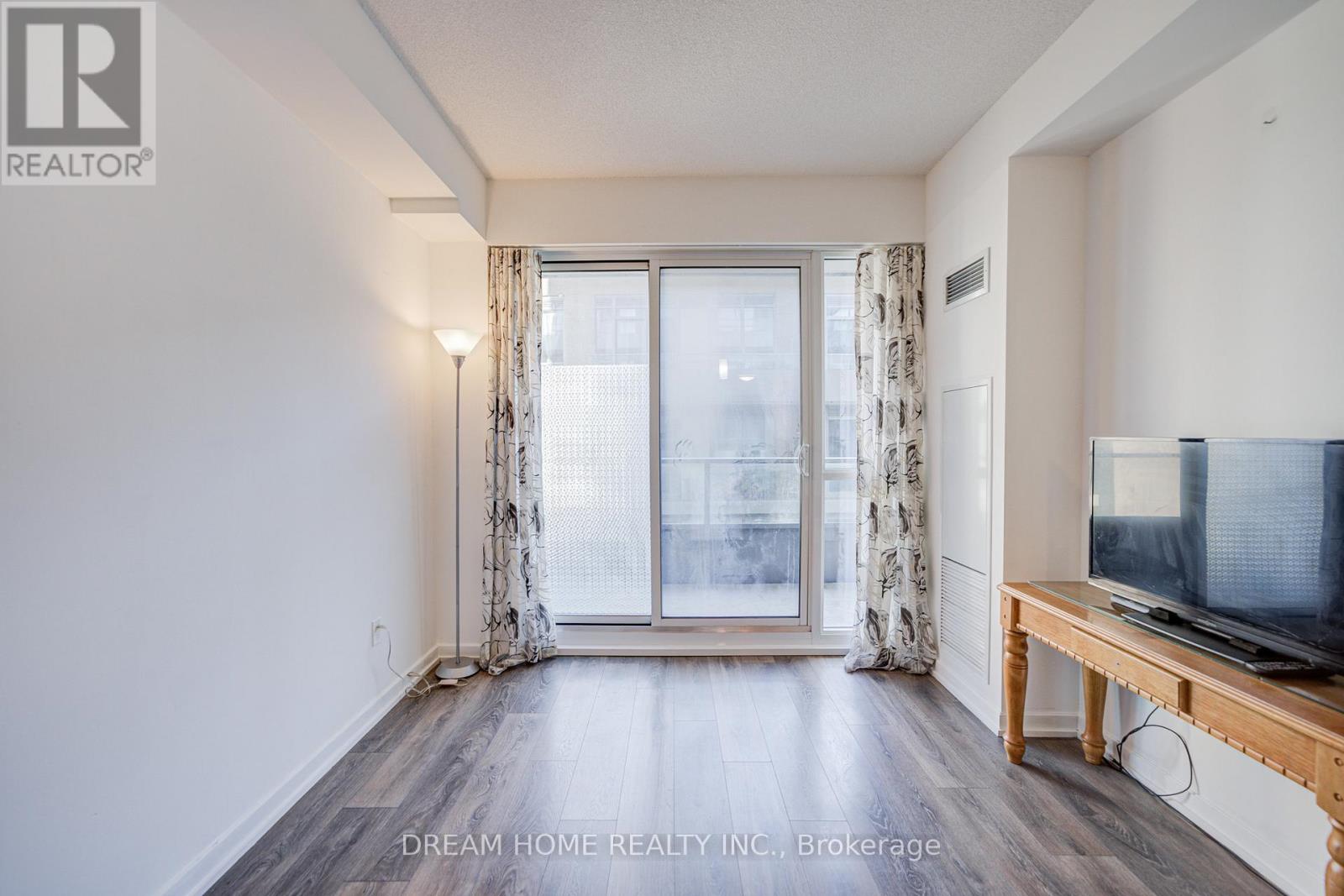 50 Forest Manor Road — photo 17