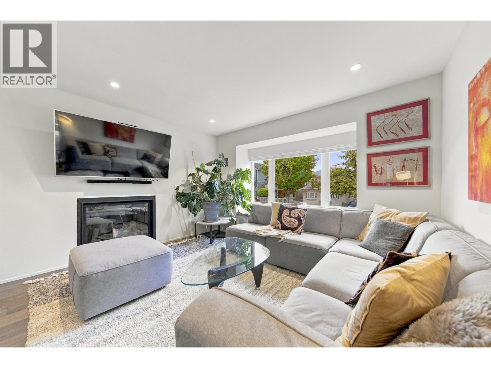 Photo of 2505 ADANAC STREET 20