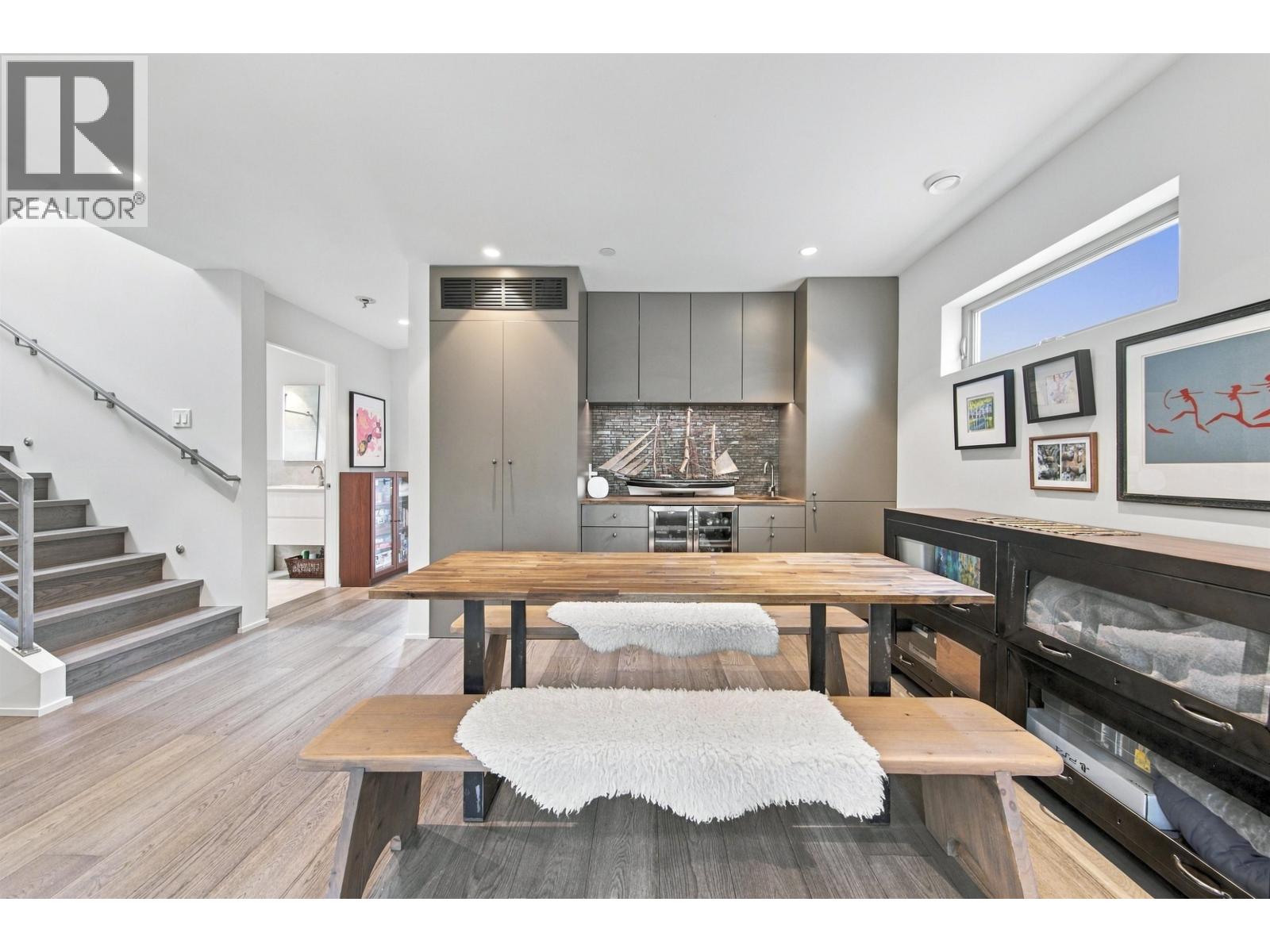 Photo of 2505 ADANAC STREET 21