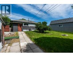 2056 Cottonwood Crescent SE - photo 32
