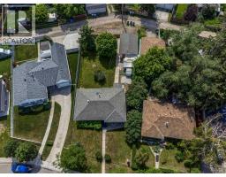 2056 Cottonwood Crescent SE - photo 36
