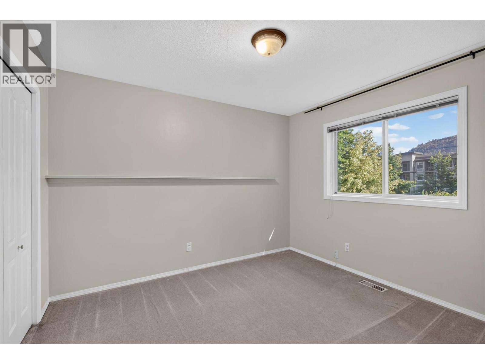 #16 535 Glenmeadows Road - 30