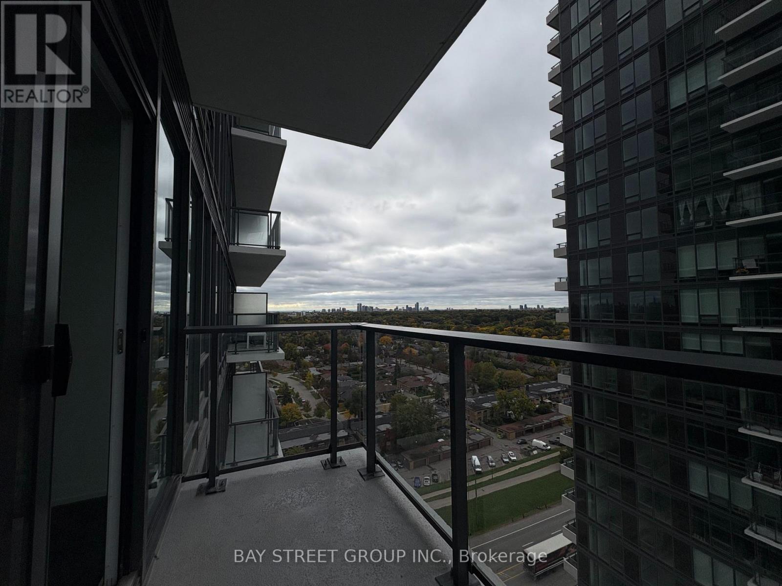 4010 Eglinton Avenue West — photo 15