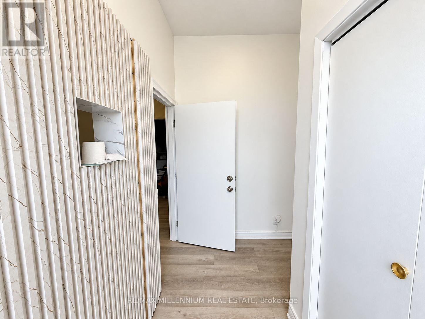 10B - 22 STRATHEARN AVENUE, Brampton (Steeles Industrial) — photo 5