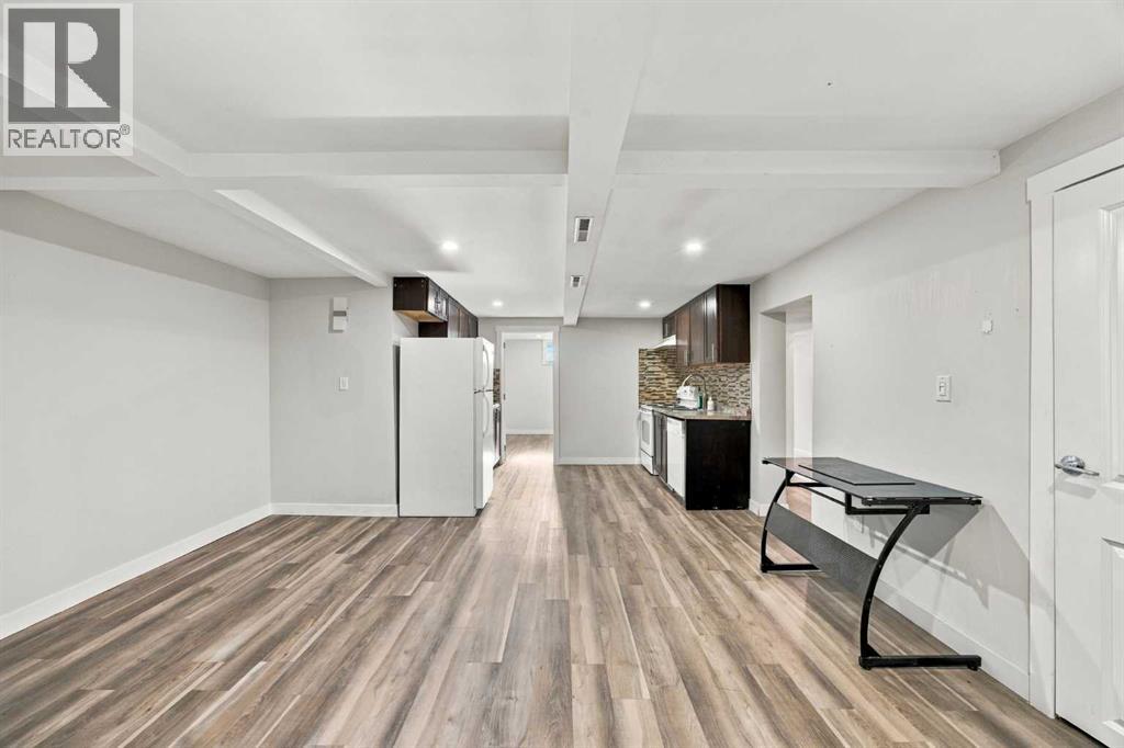 2035 47 Street SE photo 19