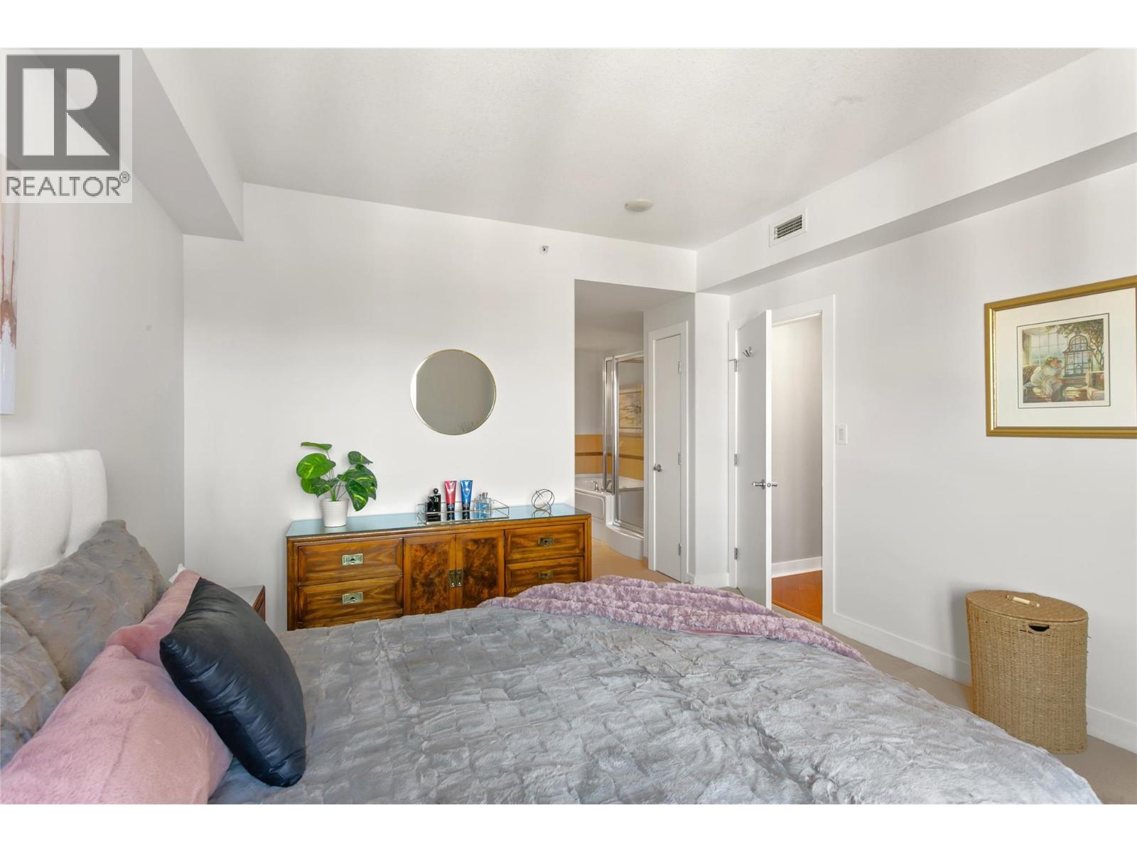 1160 Bernard Avenue Unit# 1205, Kelowna