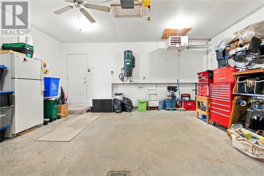 4338 Chateau — photo 24