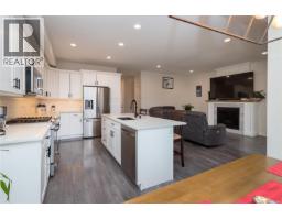 Living room - 6897 Beaton Rd, Sooke, BC V9Z0M3 Photo 8