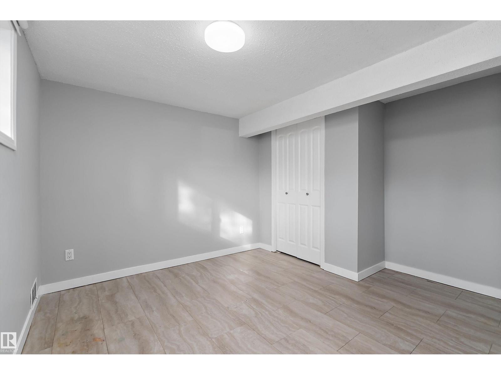 8612 30 AV NW - Image 44