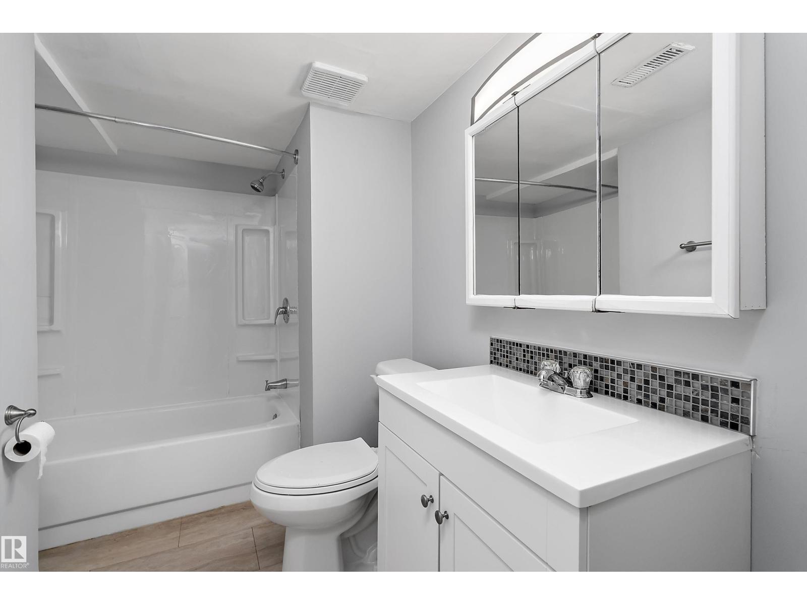 8612 30 AV NW - Image 47