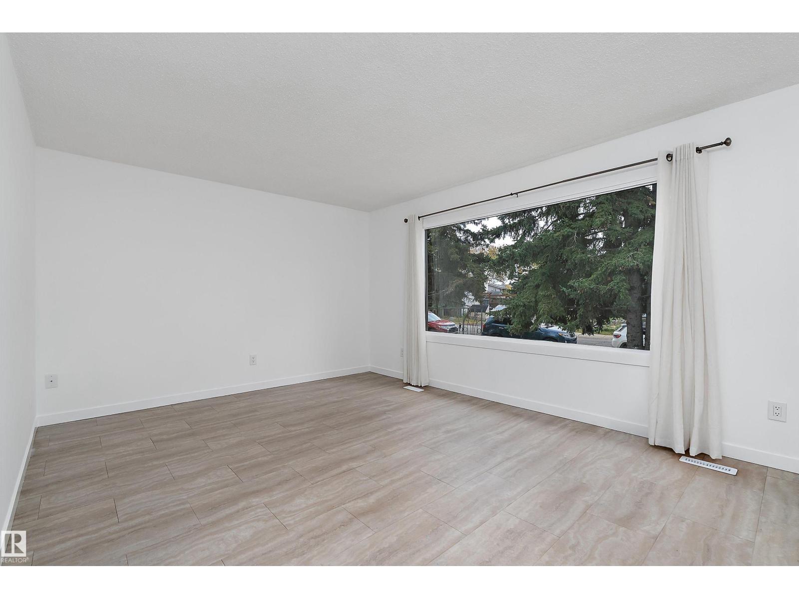 8612 30 AV NW - 7