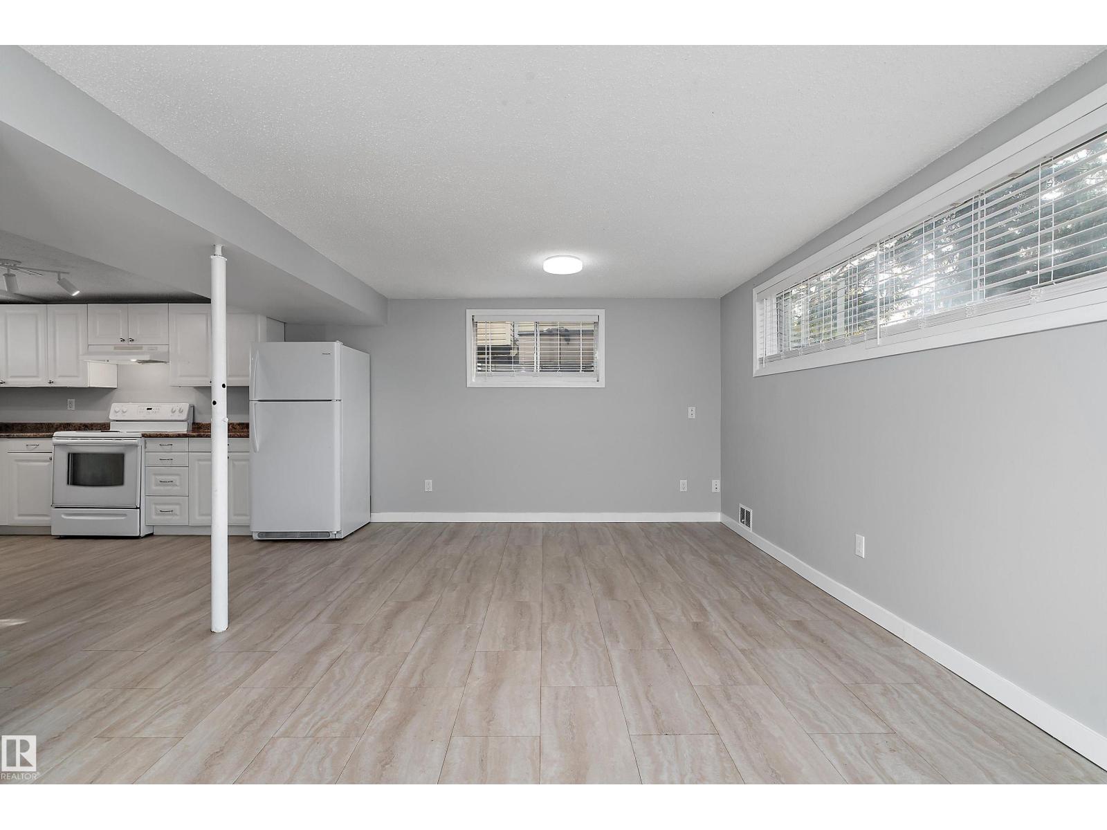 8612 30 AV NW - Image 37