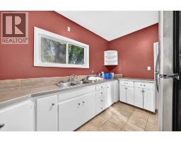466 22 Avenue NW - photo 9