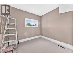 466 22 Avenue NW - photo 12