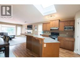 4pc Bathroom - 27 Fairmont Road S, Lethbridge, AB T1K8C7 Photo 6