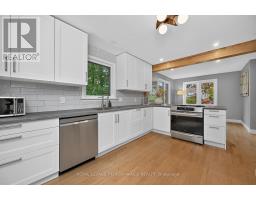 Kitchen - 140 Begonia Avenue, Ottawa, ON K1H6E4 Photo 10