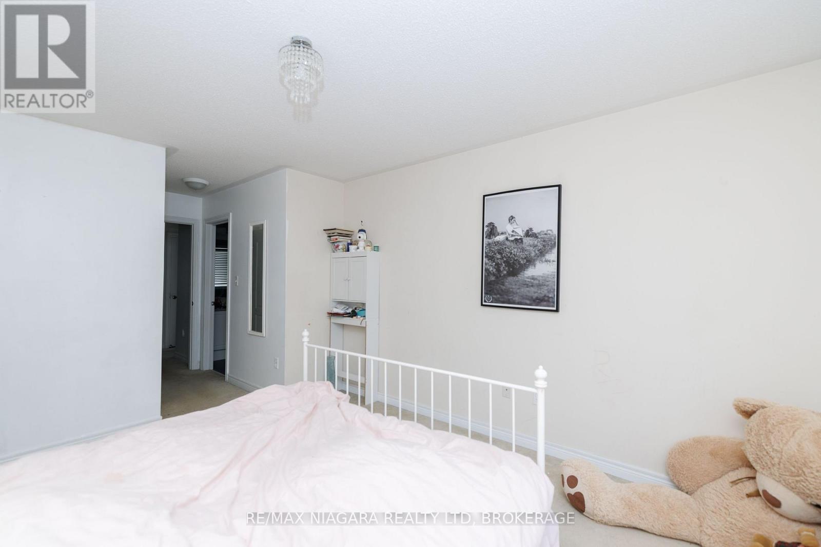 33 COLONEL LYALL STREET - 21
