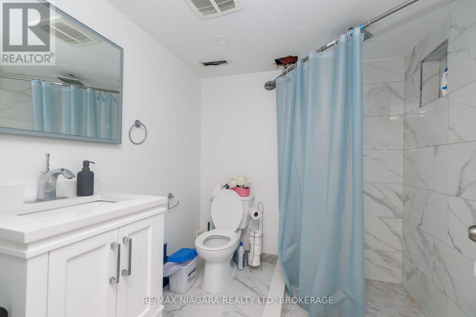 33 COLONEL LYALL STREET - 25
