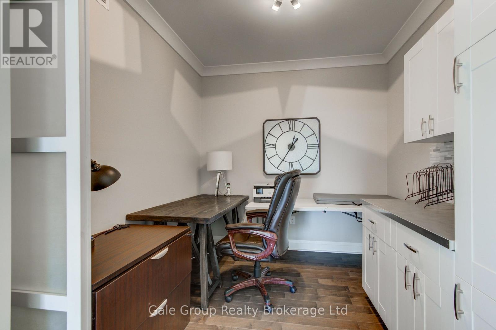 330 Ridout Street North — photo 13