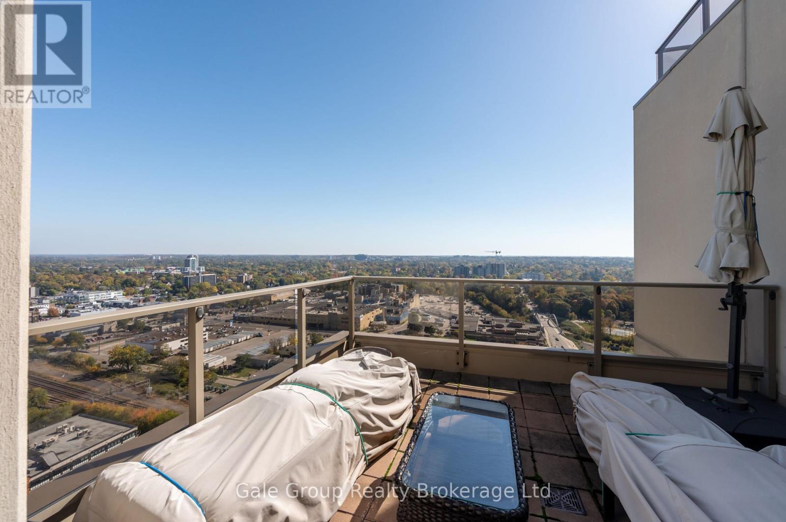 330 Ridout Street North — photo 32