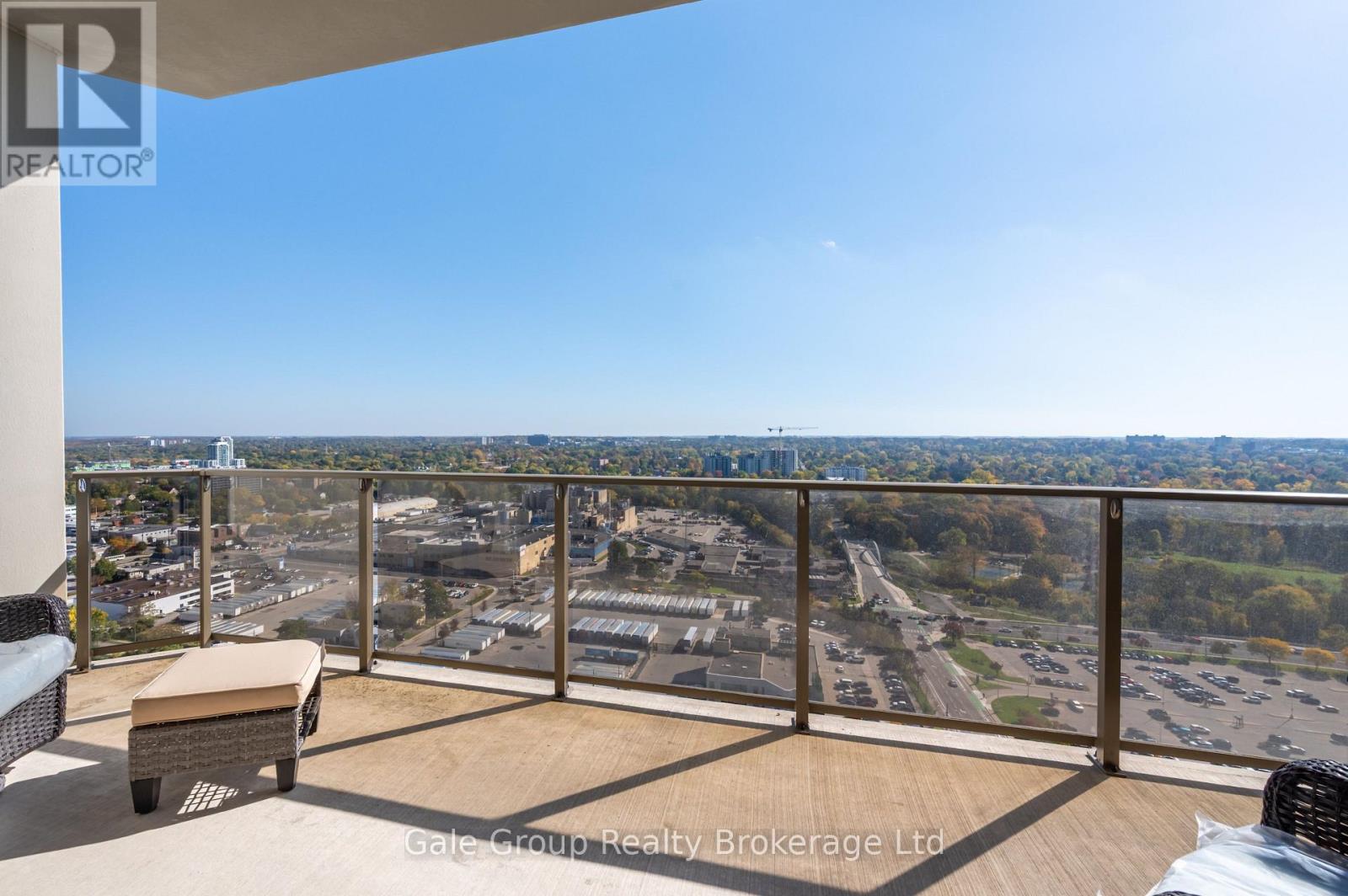 330 Ridout Street North — photo 33