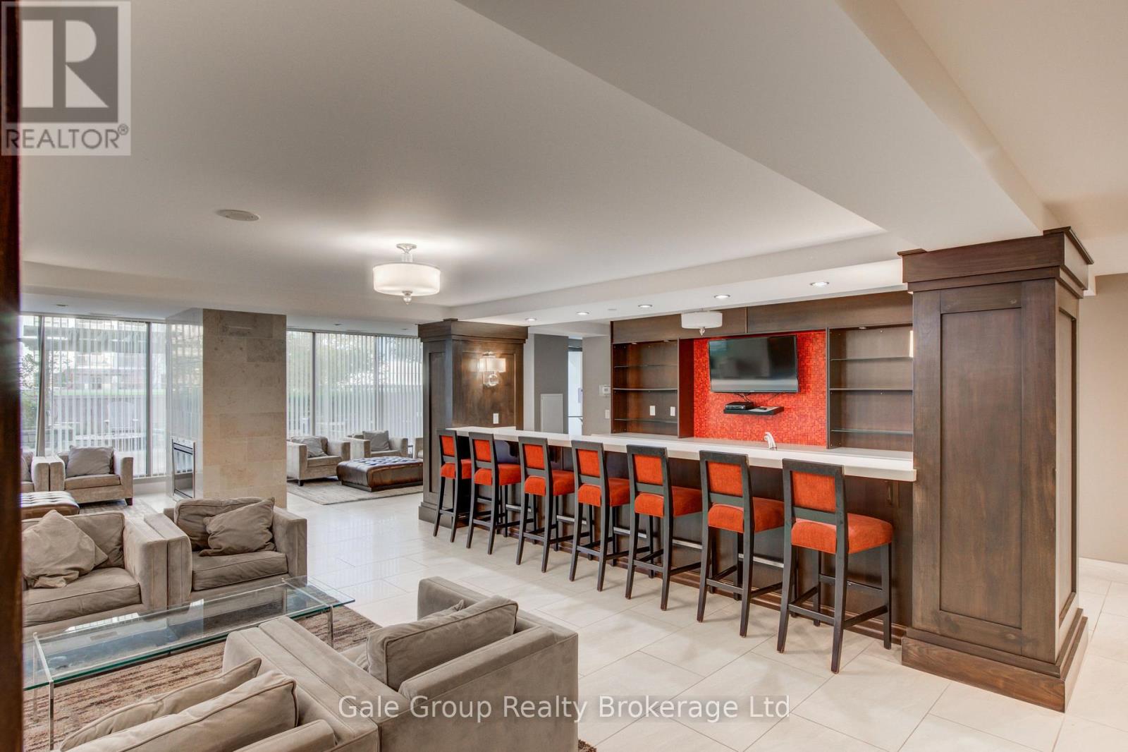 330 Ridout Street North — photo 35