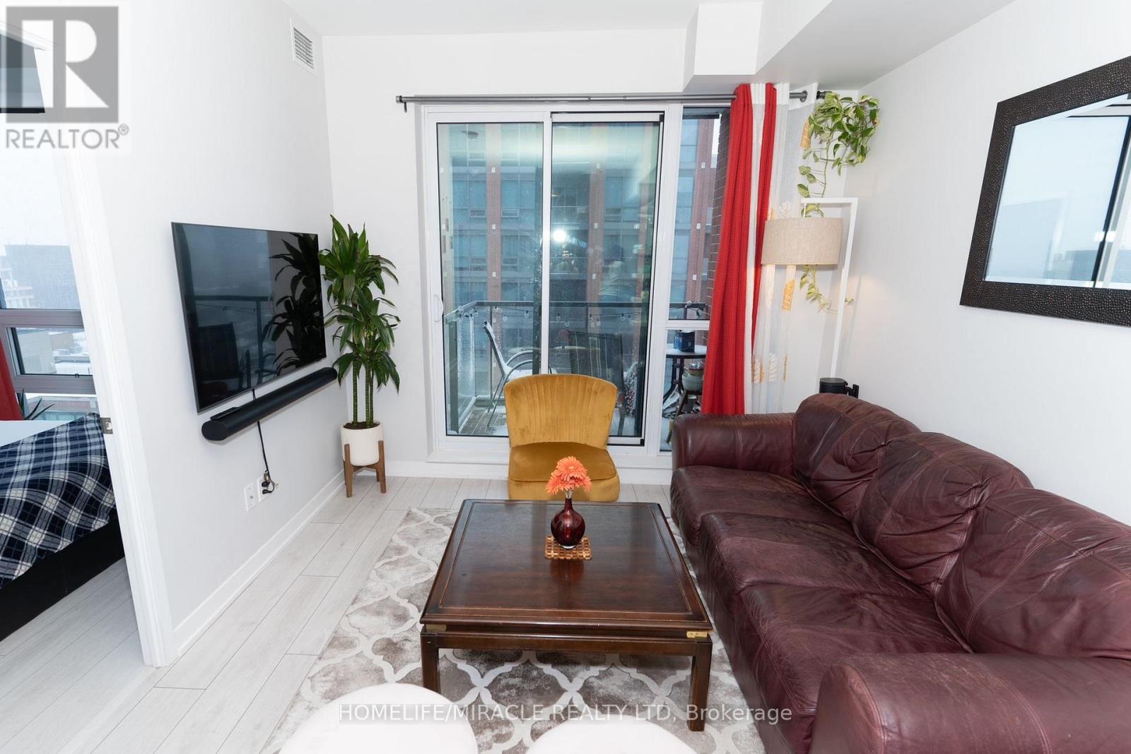31 Tippett Road — photo 7
