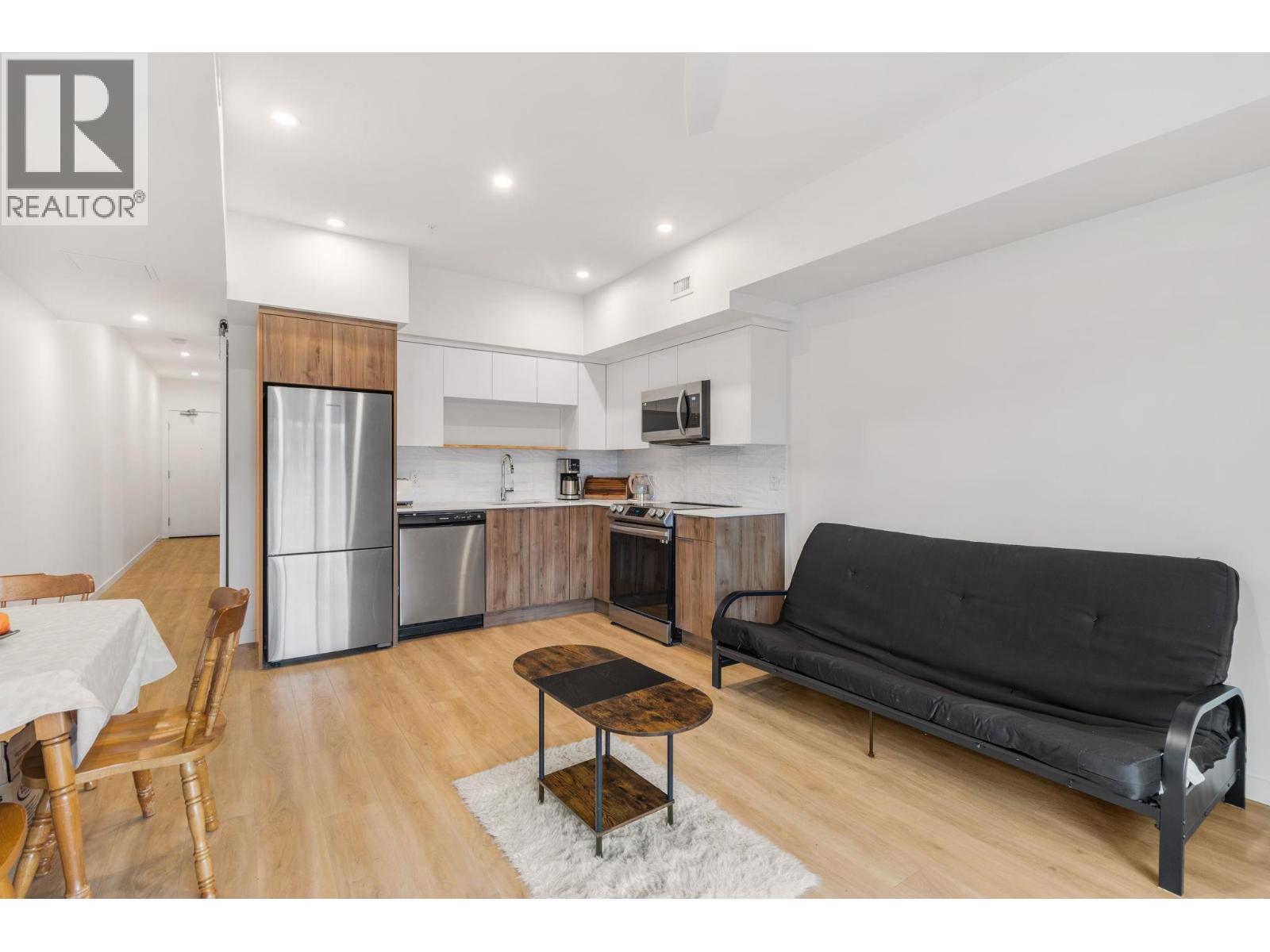604 Cawston Avenue Unit# 404, Kelowna
