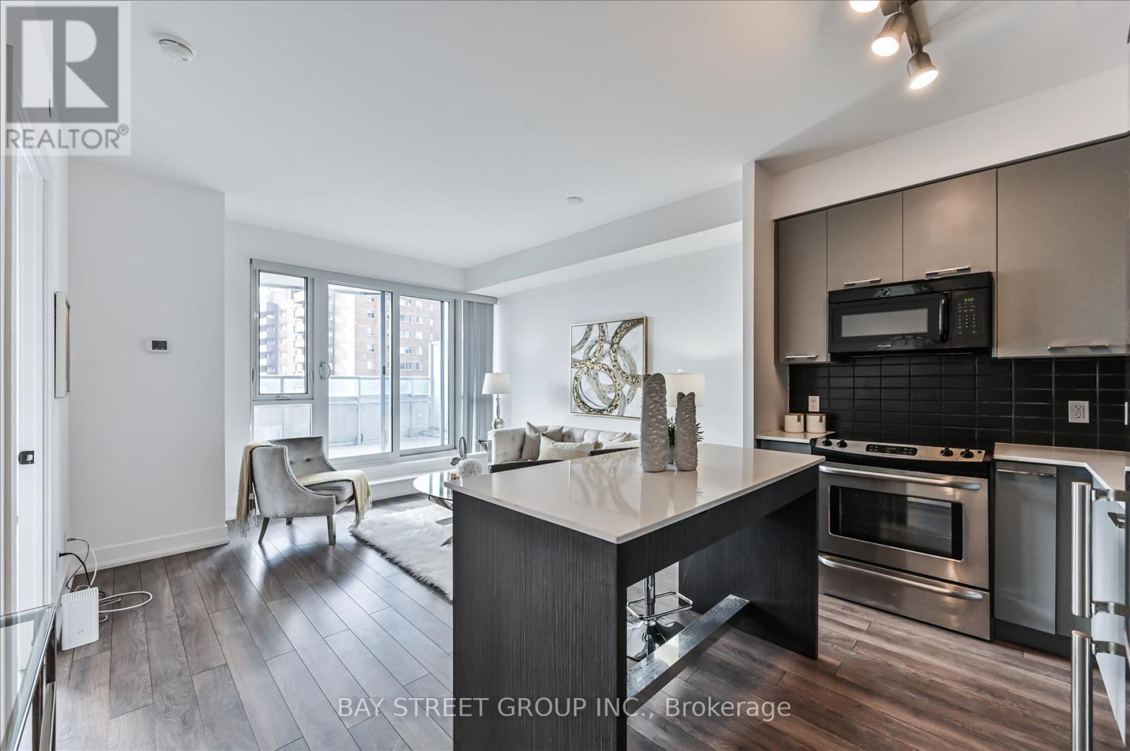 529 - 9471 YONGE STREET, Richmond Hill (Observatory) — photo 4