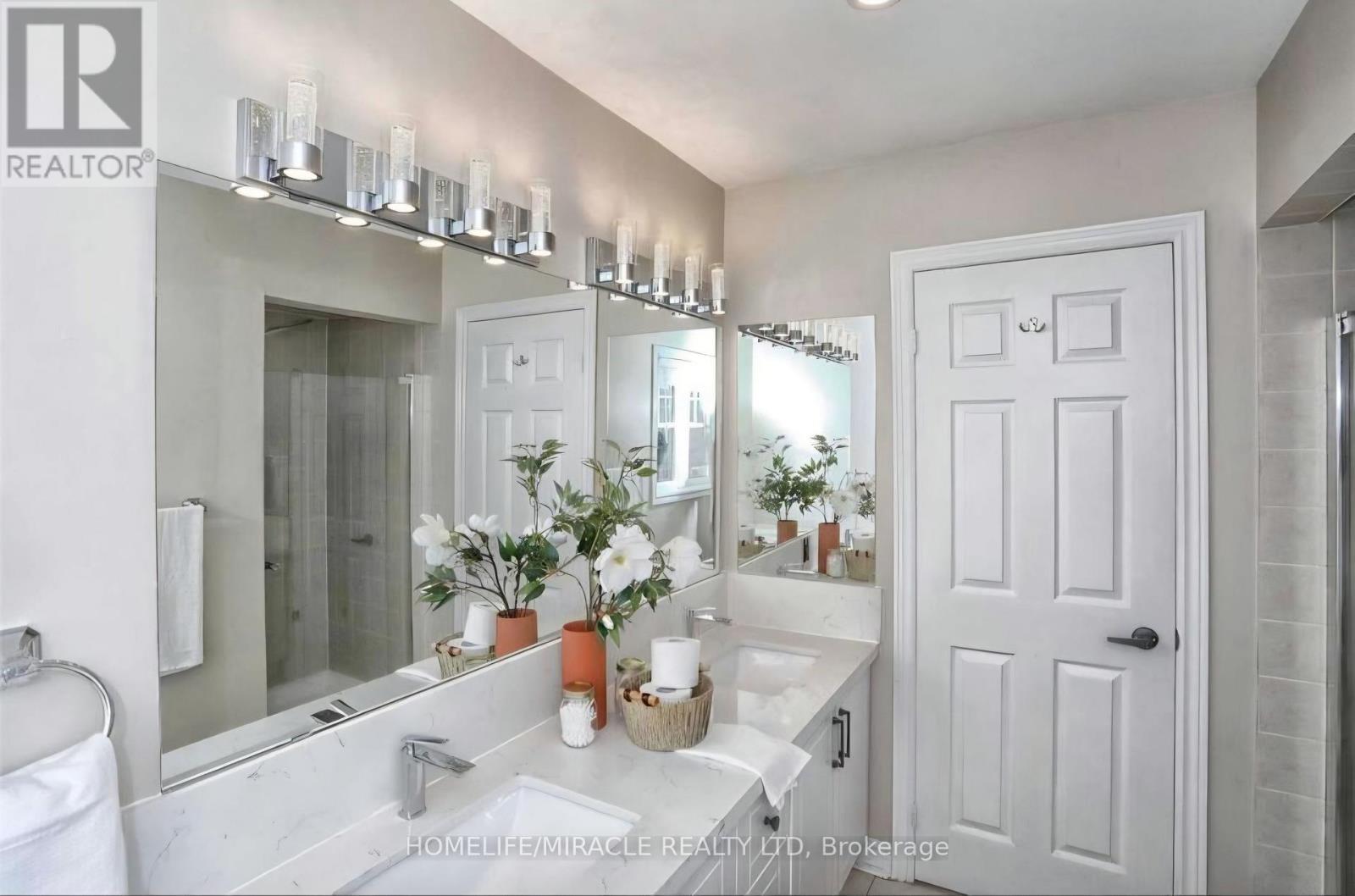 71 Pantomine Boulevard — photo 14