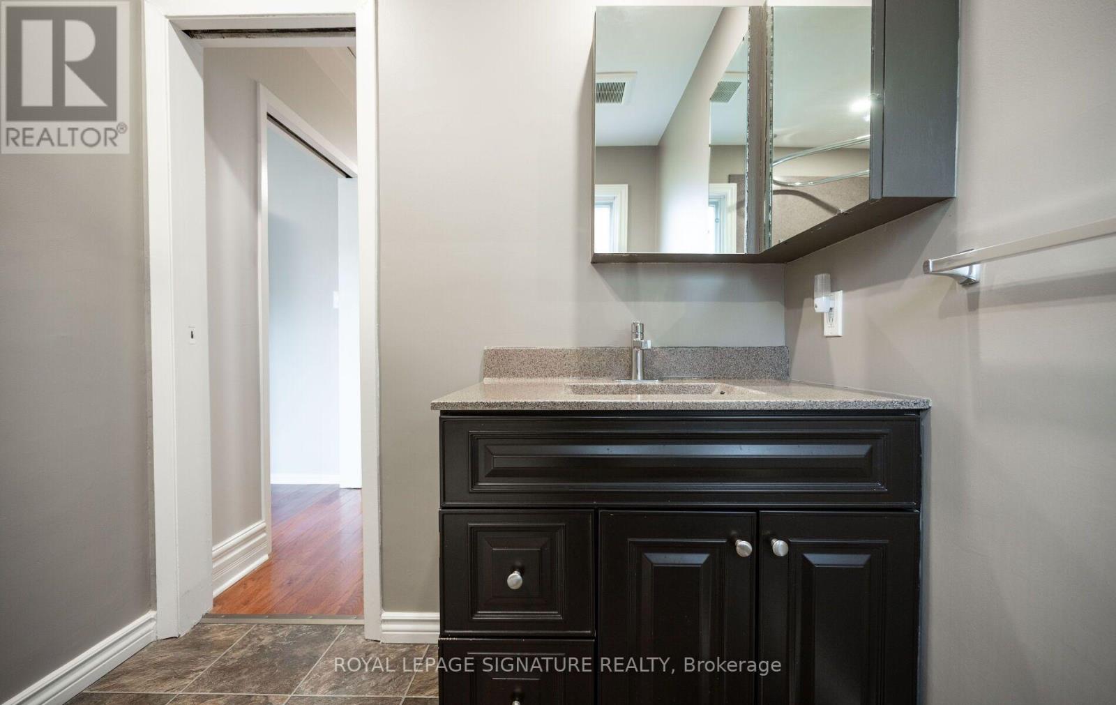 16 Eleanor Court — photo 40