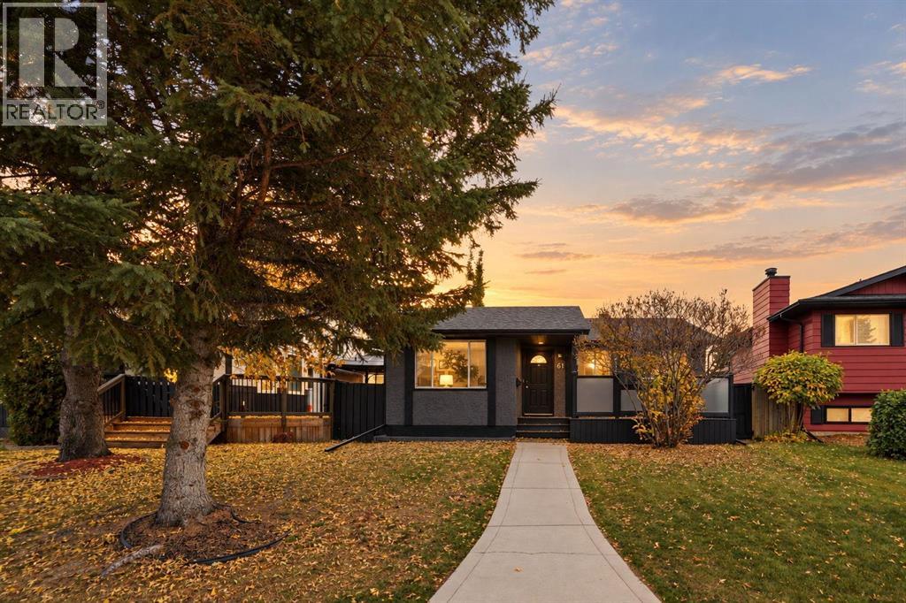 61 Chappel Drive, Red Deer, Alberta, T4P2R6