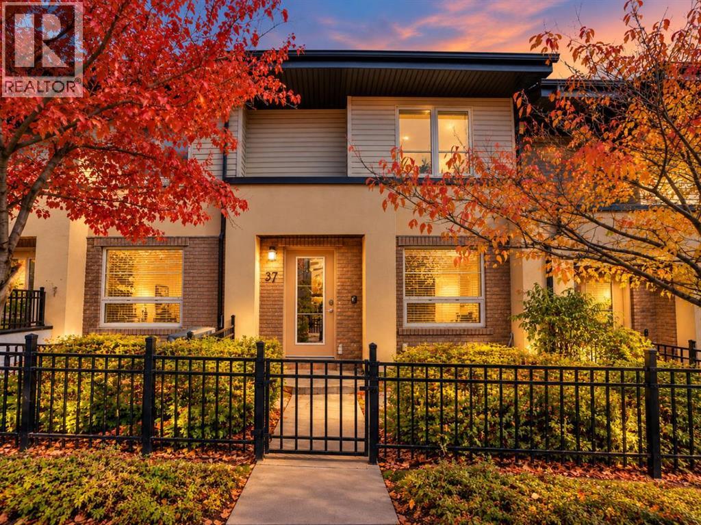 37 Aspen Hills Common SW, Calgary