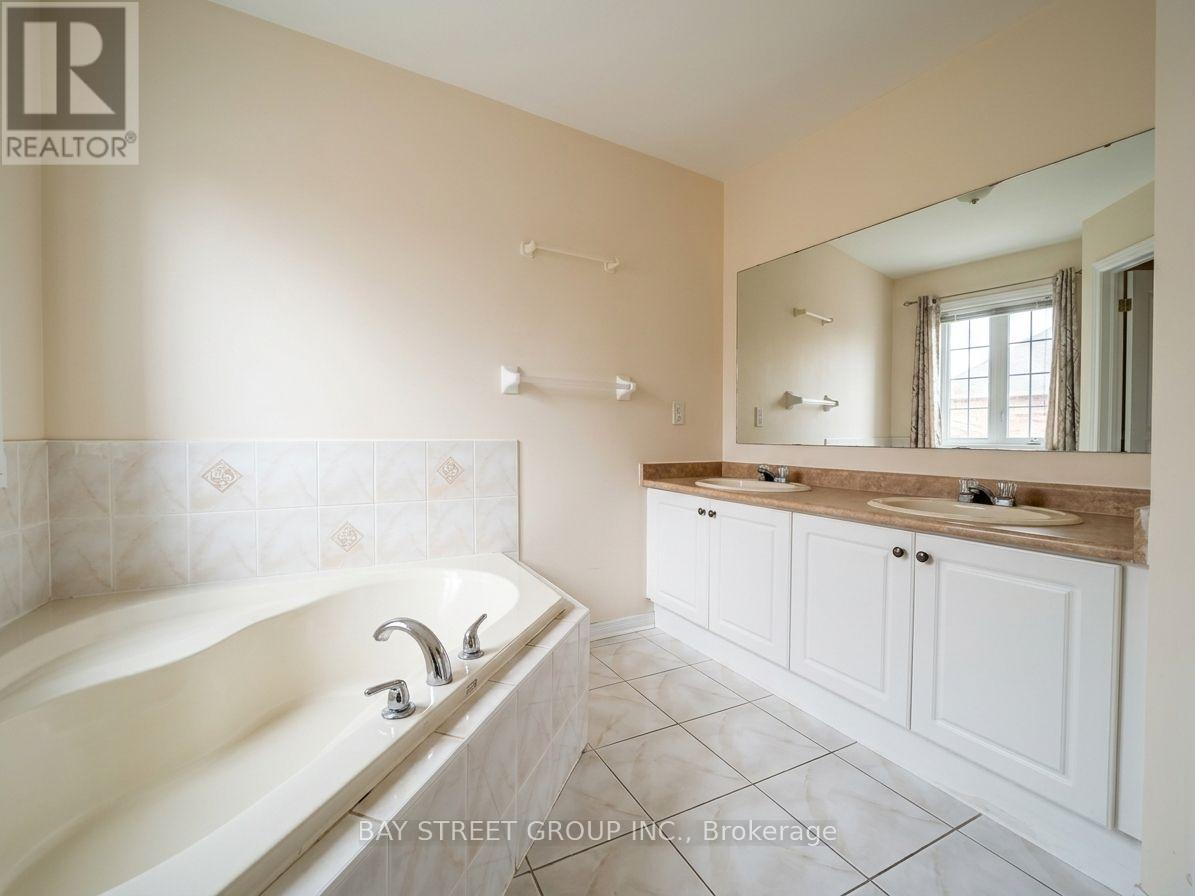 53 Tara Crescent — photo 13