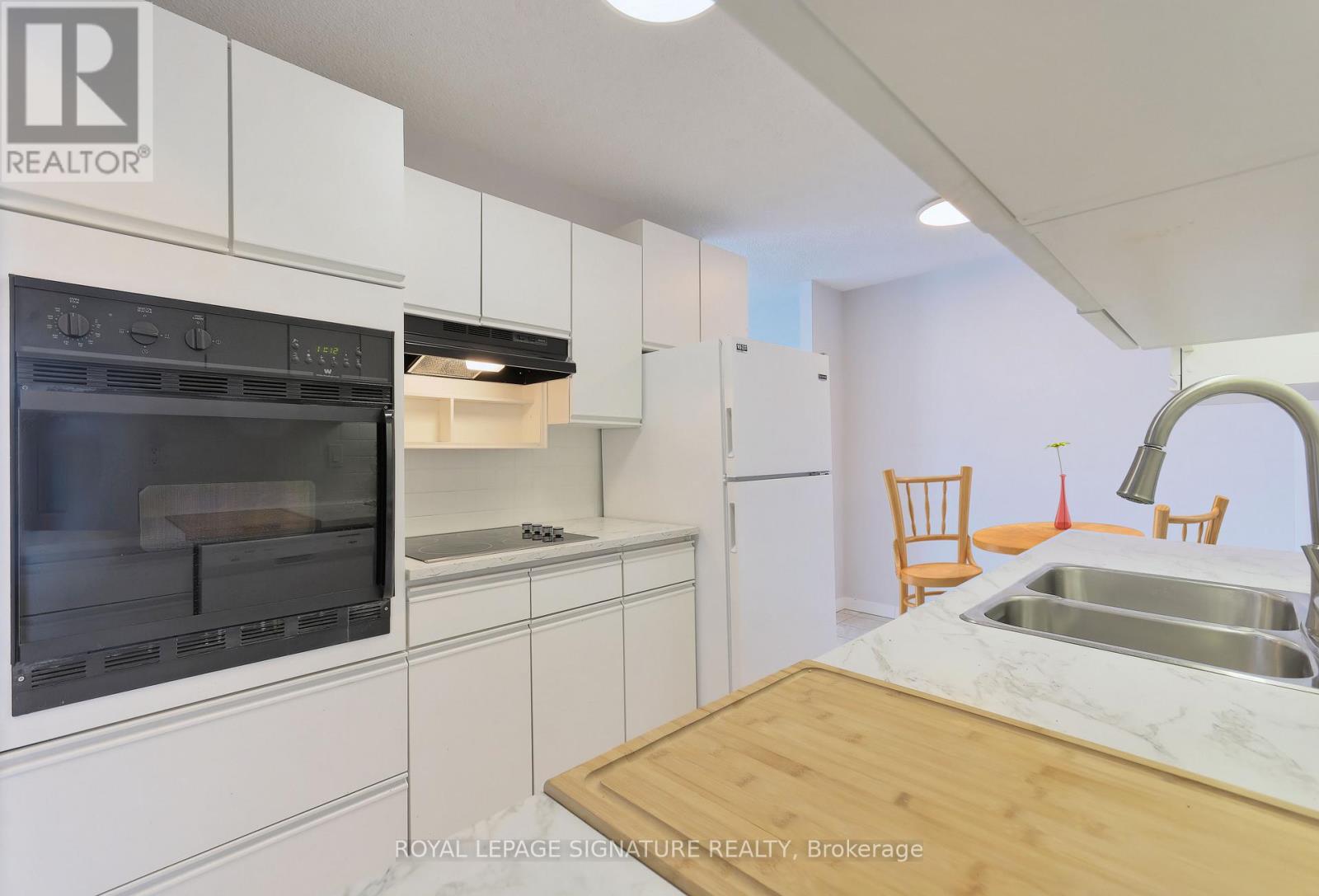 19 Woodlawn Road East — photo 10