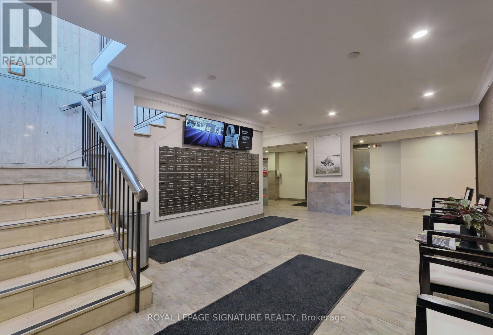 19 Woodlawn Road East — photo 20