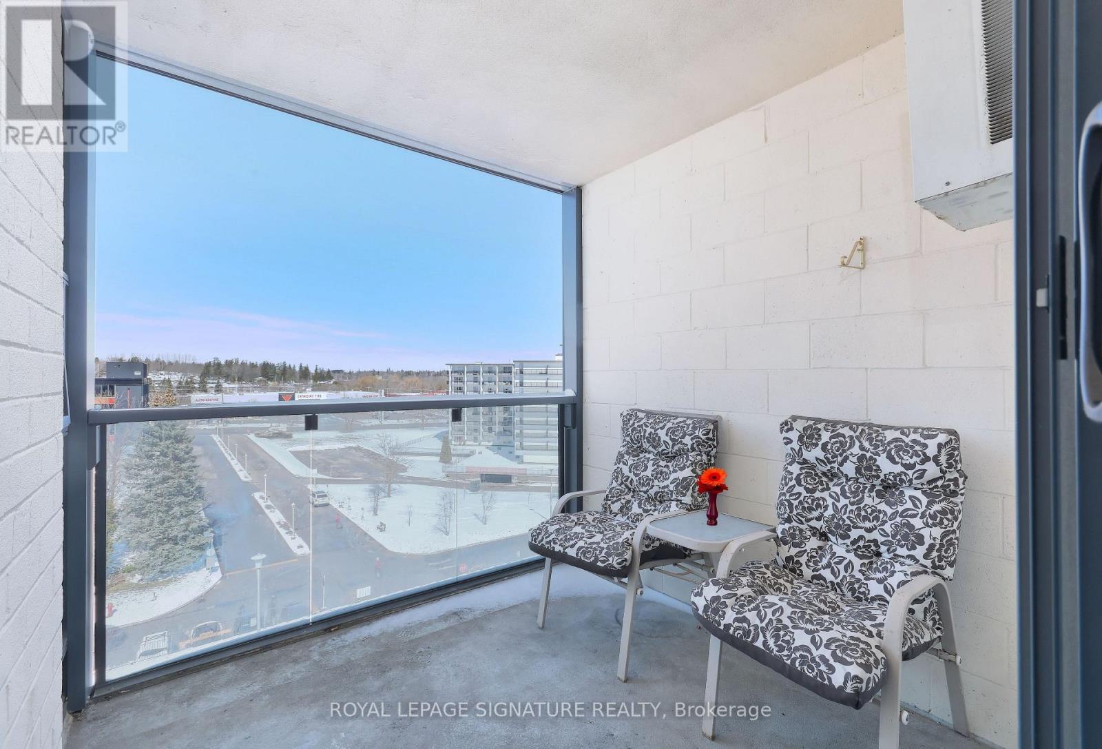 19 Woodlawn Road East — photo 8