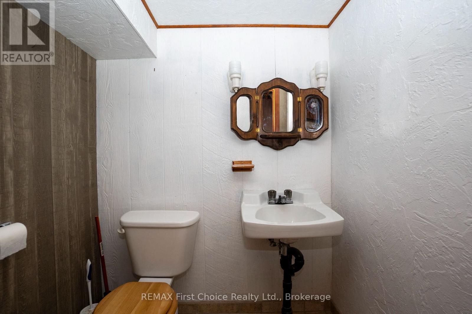 942 Crowe Avenue — photo 26
