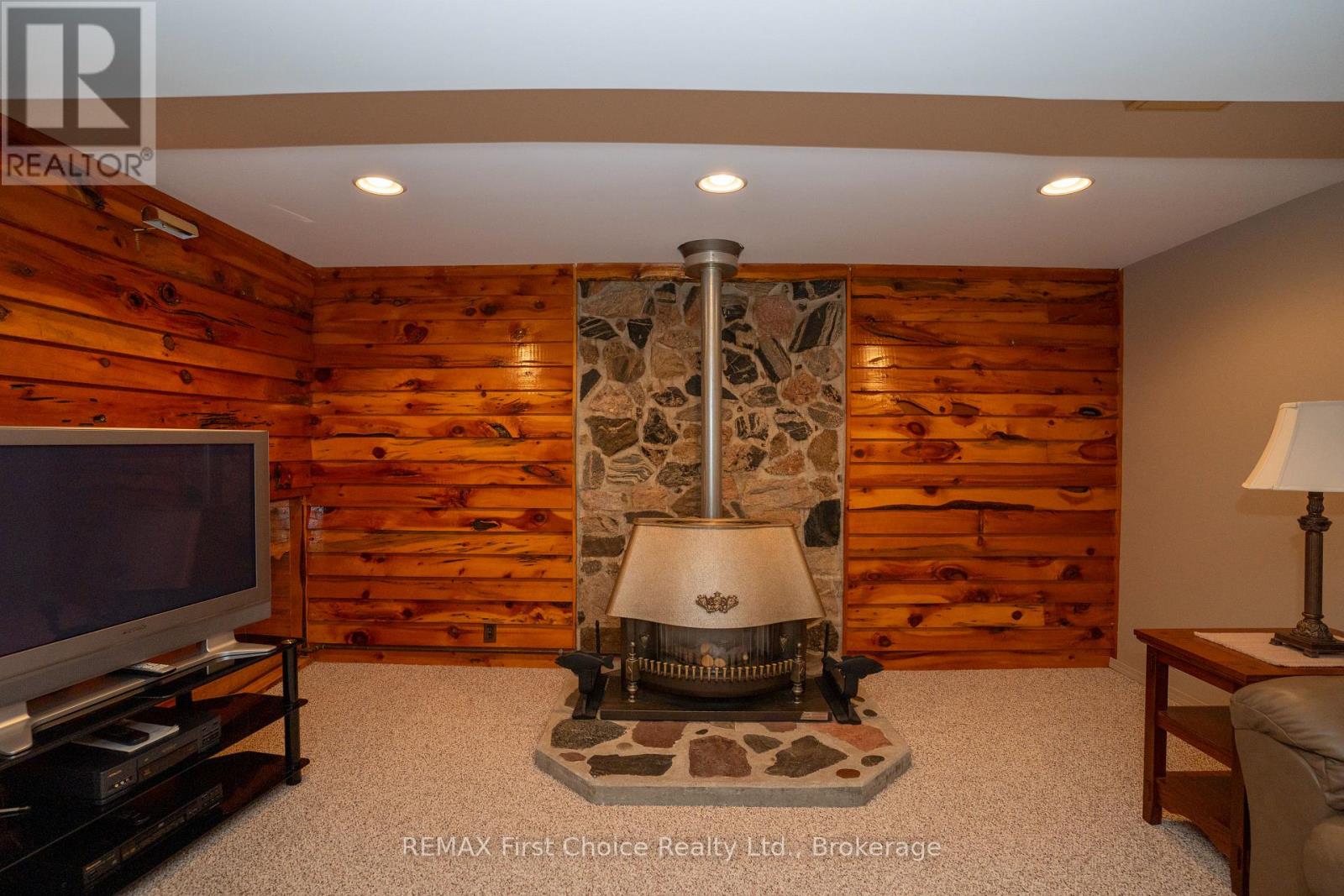 942 Crowe Avenue — photo 21